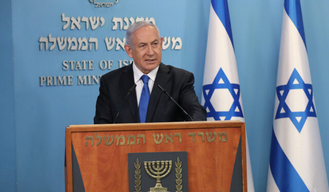 Israeli Prime Minister Benjamin Netanyahu announces a peace agreement to establish diplomatic ties, between Israel and the United Arab Emirates, during a news conference at the prime minster office in Jerusalem, August 13, 2020.  Abir Sultan /Pool via REUTERS