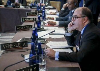 El comisionado presidencial para las Relaciones exteriores de Venezuela, Julio Borges. Foto AP
