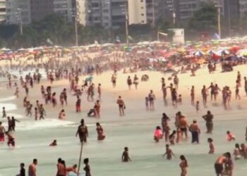 Playas Brasil. Foto captura de video EFE.