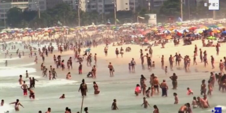 Playas Brasil. Foto captura de video EFE.