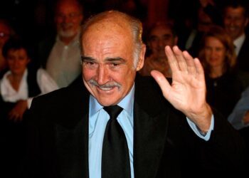 Scottish actor Sean Connery arrives at Rome's Opera Theatre to receive the 'Marco Aurelio' award on the eve of the start of the first Rome International Film Feast in Rome, Italy, 12 October 2006 (reissued 31 October 2020). According to media reports on 31 October 2020, Sean Connery has died aged 90. (Cine, Italia, Reino Unido, Roma) EFE/EPA/CLAUDIO PERI