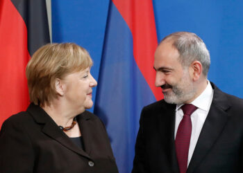 Anglea Merkel y Nikol Pashinyan. Foto agencias.