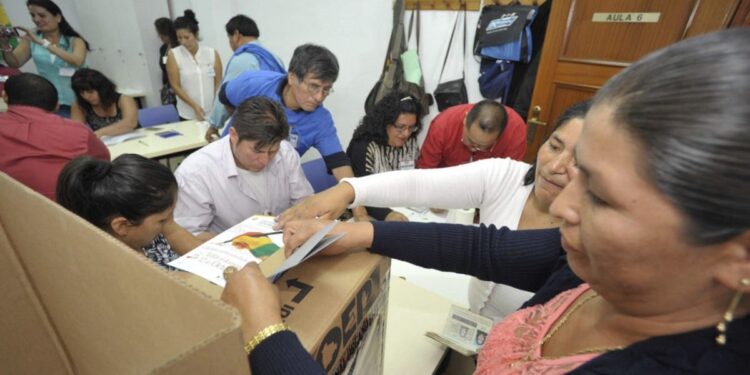 Bolivianos, Argentina. votantes. Foto agencias.