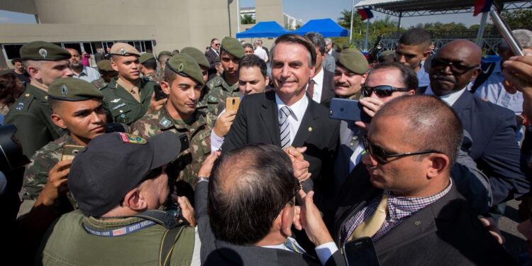 Brasil. Jair Bolsonaro. Militares. Foto de archivo.