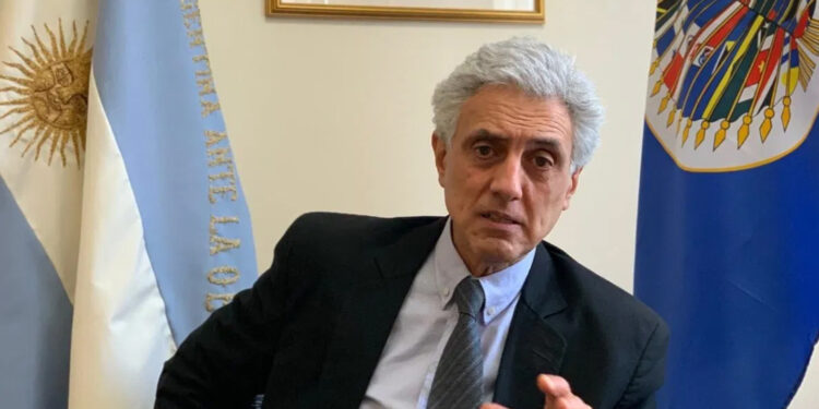 El representante argentino en la Organización de los Estados Americanos (OEA), Carlos Raimundi. Foto de archivo.