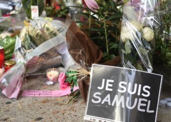 "Yo soy Samuel", homenajes al profesor asesinado en otro ataque que conmueve a Francia. Foto: AFP