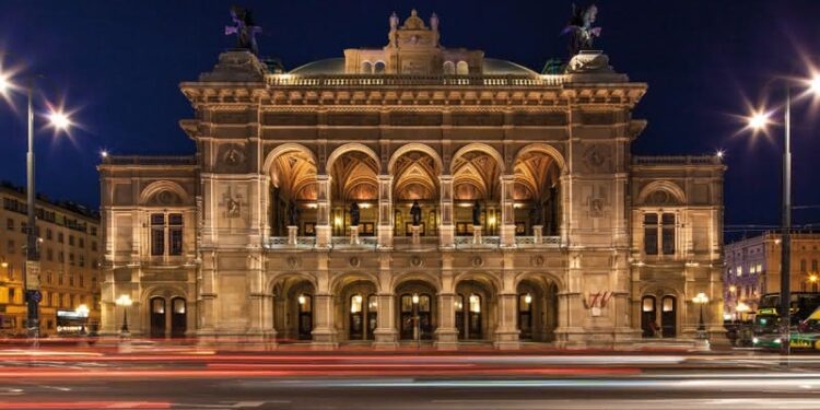 La Ópera de Viena. Foto de archivo.
