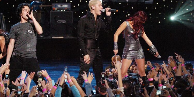 GLENDALE, AZ - FEBRUARY 01:  RBD performs during the Pepsi Musica Super Bowl Fiesta at the Jobings.com Arena on February 1, 2008 in Glendale, Arizona.  (Photo by Larry French/Getty Images for NFL)