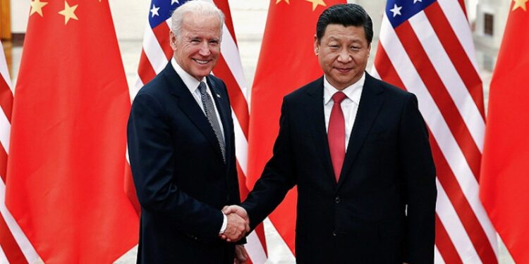 El presidente de China, Xi Jinping y Joe Biden. Foto de archivo.
