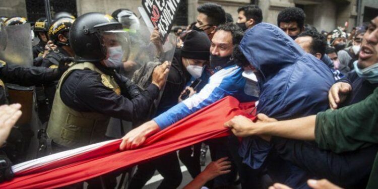 Protestas Perú. Foto Diario Las Américas.