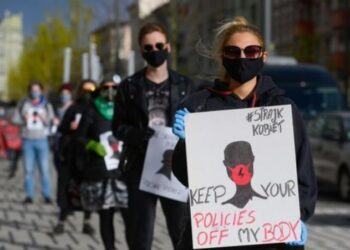 Protestas contra el endurecimiento de la ley del aborto en Polonia. Foto agencias