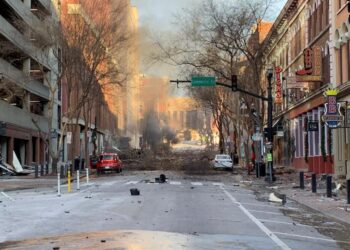 handout photo made available by the Nashville Police Department shows damage from an explosion that officials believe was an intentional act in Nashville, Tennessee, USA, 25 December 2020. According to reports authorities were alerted to a suspicious vehicle which soon exploded injuring three people and damaging buildings and vehicles nearby. Local police have closed access to the downtown area and are being assisted by agents from the Federal Bureau of Investigation and the Bureau of Alcohol, Tobacco, Firearms and Explosives. (Incendio, Estados Unidos) EFE/EPA/NASHVILLE POLICE DEPARTMENT / HANDOUT HANDOUT EDITORIAL USE ONLY/NO SALES