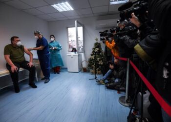 Bulgaria inició la campaña de vacunación contra COVID-19. Foto EFE.