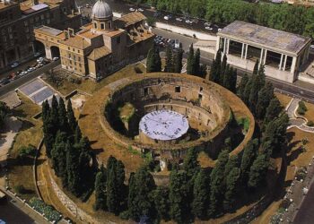 El gran mausoleo de Augusto en Roma. Foto de archivo.