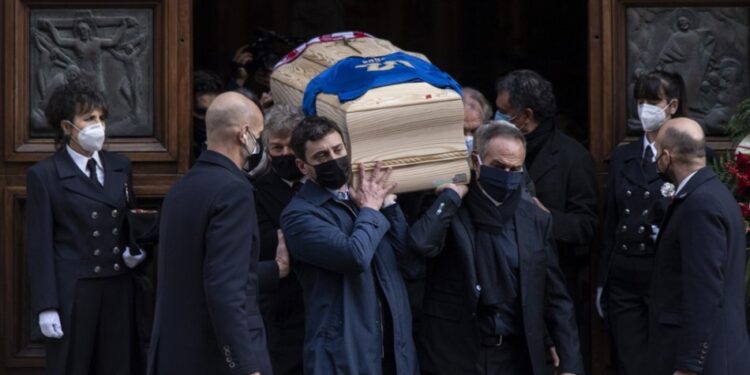 Funeral del futbolista Paolo Rosi. Foto agencias.