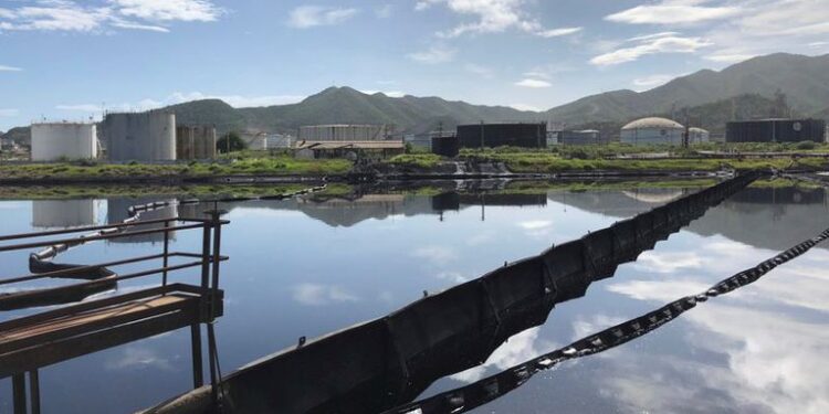 Imagen de archivo de la Refinería de Petróleo Puerto La Cruz en Puerto La Cruz, Venezuela. 18 de julio, 2018. REUTERS/Alexandra Ulmer/Archivo