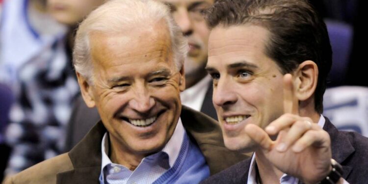 Joe Biden y su hijo Hunter Biden. Foto de archivo.