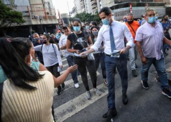 Pdte. (E) Juan Guaidó. Metro de Caracas. Foto Leo Álvarez.