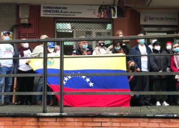 Venezolanos exterior. Consulta Popular. Foto @JulioBorges