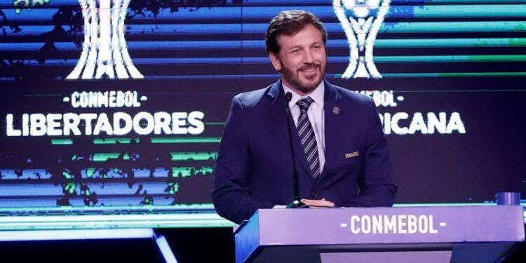 El presidente de la Confederación Sudamericana de Fútbol (Conmebol), Alejandro Domínguez. Foto EFE.