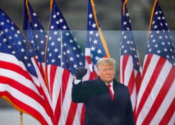 Trump durante su discurso. Foto: REUTERS/Jim Bourg