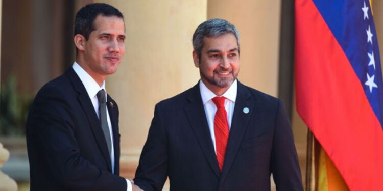 Pdte (E) de Venezuela Juan Guaidó y el presidente de Paraguay Mario Abdo Benítez. Foto Agencias.