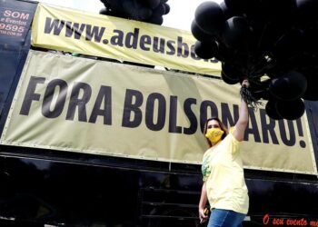 Protesta destitución Jair Bolsonaro. Foto EFE.