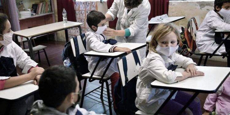 Uruguay, escuelas. Foto de archivo.