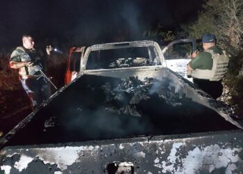 Autoridades mexicanas hallan 19 cuerpos calcinados tras un enfrentamiento en los límites entre Tamaulipas y Nuevo León. Se encontraban en las cajas de tres camionetas.