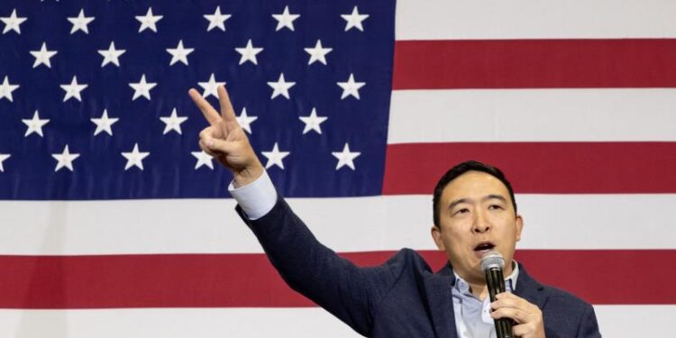 El candidato a la alcaldía de Nueva York y exaspirante presidencial, Andrew Yang. Foto de archivo.