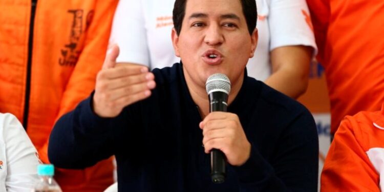 El candidato a la presidencia de Ecuador Andrés Arauz. Foto EFE. José Jácome. Archivo
