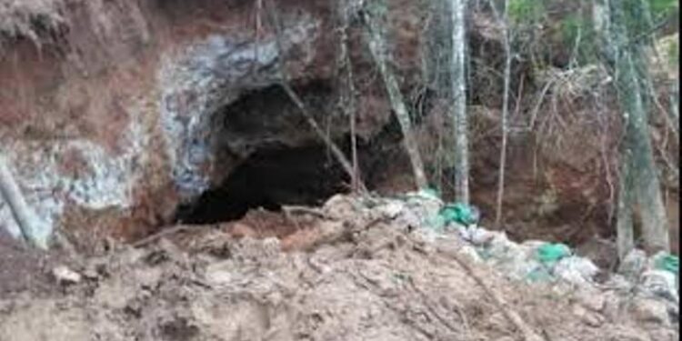 Dos niños mueren al caer en un pozo de mina artesanal en Nicaragua. Foto agencias.