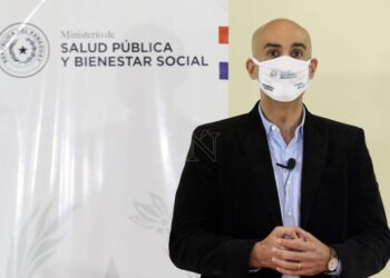 El ministro de Salud de Paraguay, Julio Mazzoleni. Foto de archivo.