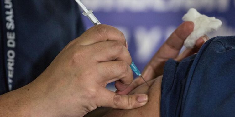 Guatemala, vacuna, coronavirus. Foto EFE.