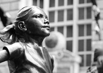 La niña sin miedo, estatua. EEUU. Foto agencias.