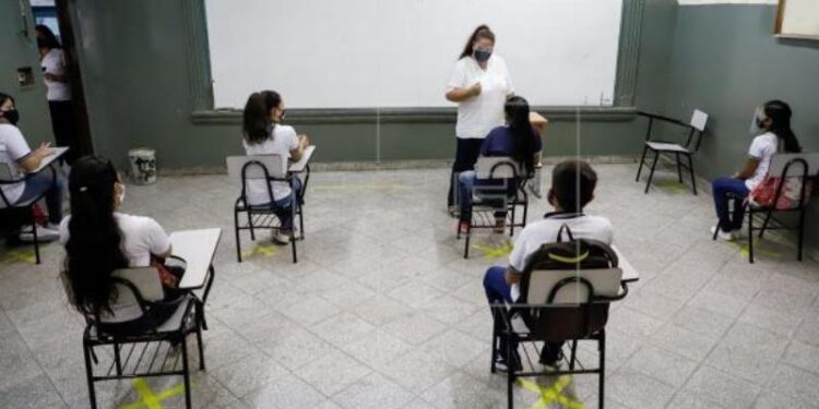 Paraguay. clases. Foto EFE.