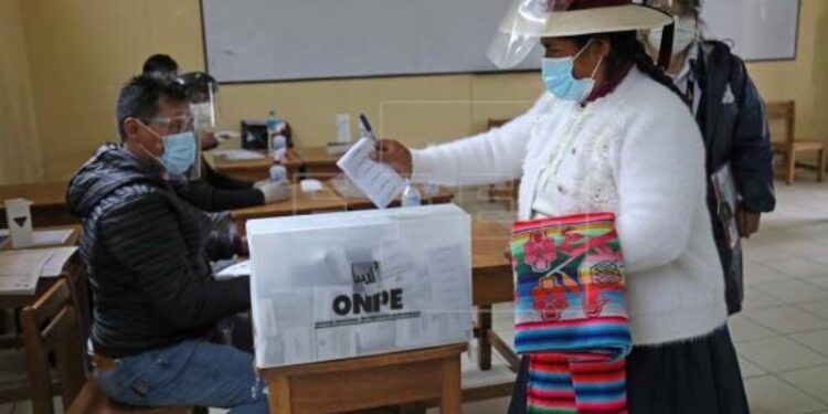 Perú, votación. Foto EFE.
