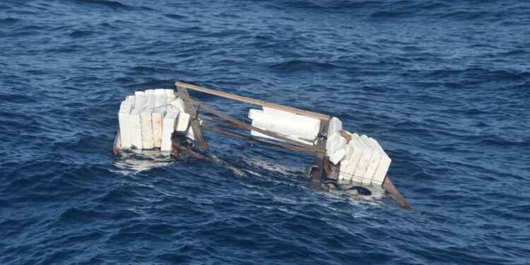 Bote, 10 cubanos que naufragaron frente a Florida. Foto agencias.