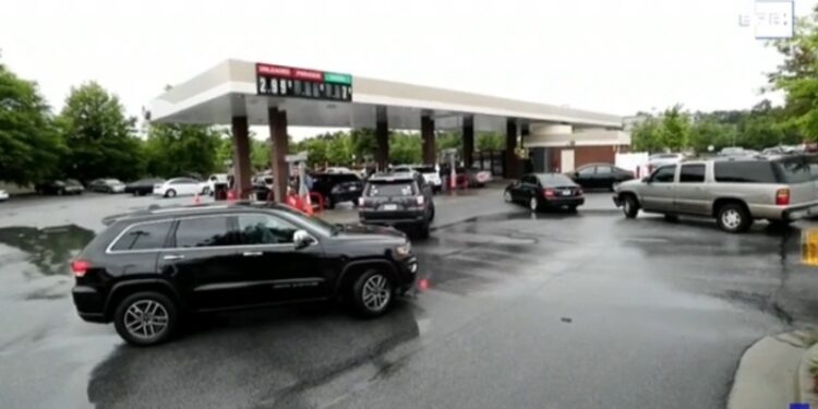 EEUU, escasez de combustible. Foto captura de video EFE.
