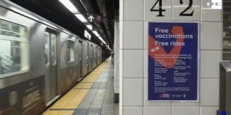 Estaciones de metro, NY. Vacunación coronavirus. Foto captura de video EFE.