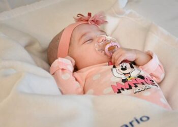 Se llevó con éxito el primer trasplante cardíaco a un bebé con incompatibilidad sanguínea con su donante. Foto agencias.