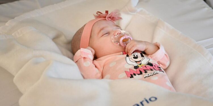 Se llevó con éxito el primer trasplante cardíaco a un bebé con incompatibilidad sanguínea con su donante. Foto agencias.