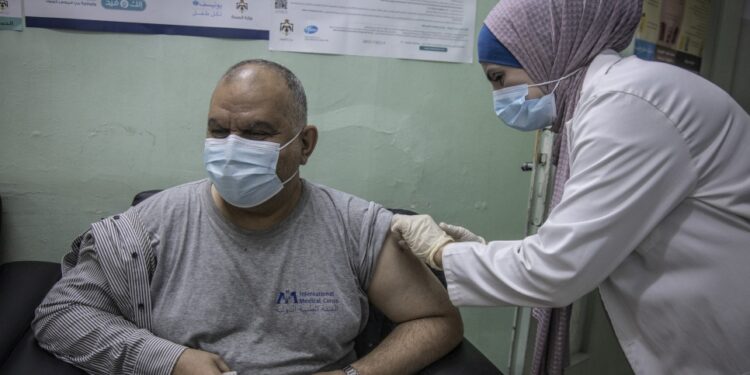 Vacuna, coronavirus refugiados en Jordania e Irak. Foto agencias.