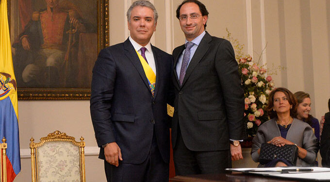 Presidente de Colombia, Iván Duque y el minstro de Hacienda José Manuel Restrepo. Foto agencias.