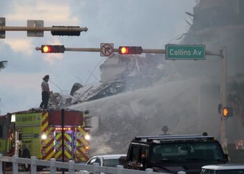 Derrumbe edificio Miami, EEUU. Foto agencias.