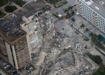 Derrumbe edificio Miami EEUU. Foto agencias.