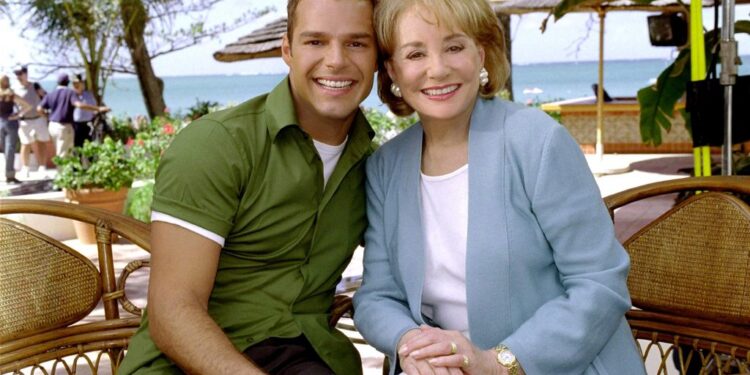 Ricky Martin y la periodista estadounidense Barbara Walters. Foto de archivo.