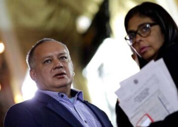 Diosdado Cabello y Delcy Rodríguez. Foto agencias.