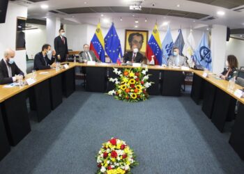 El Poder Ciudadano conformado por el Ministerio Público, Defensoría del Pueblo y Contraloría General del régimen de Maduro, en reunión con la Misión de la UE. Foto @CGRVenezuela