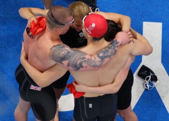 Gran Bretaña con récord mundial en 4x100 estilos mixto en la natación. Foto @ParaComentarse